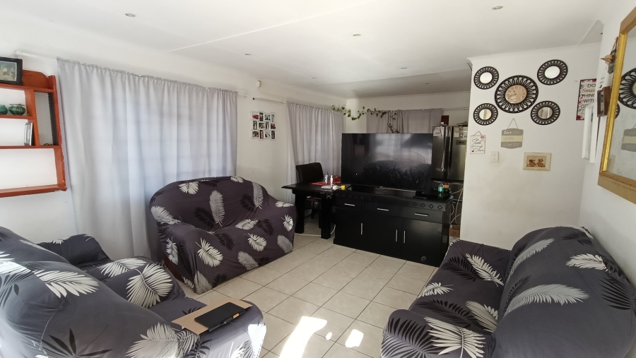 4 Bedroom Property for Sale in Delvillepark Western Cape